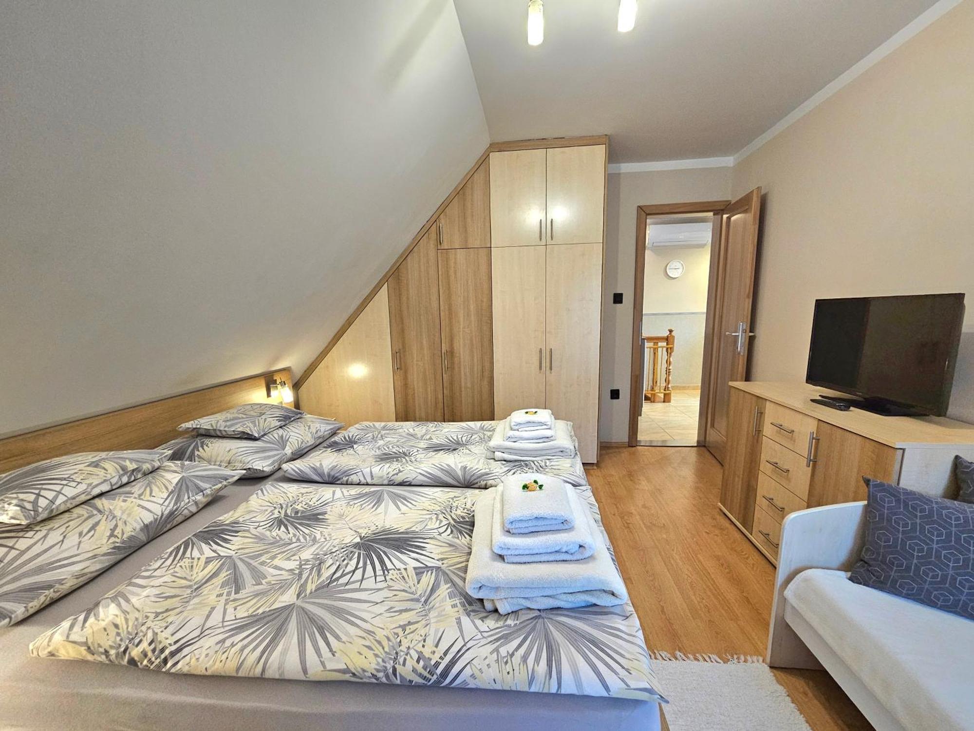Apartman Siesta Buek - Buekfuerdo Exterior photo